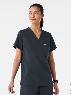 Figs Catarina Scrub Top in Dark Harbor Size Medium Petite